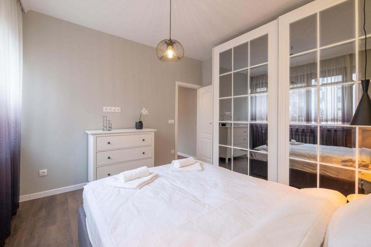 סופיה Designer & Cozy 2Bd Flat With A Parking In The City Center By Flat Mаnager מראה חיצוני תמונה